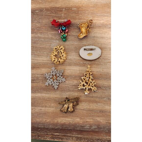🎄 Vintage Christmas Holiday Brooch Pin Lot – Set of 7 – Festive Jewelry - Picture 9 of 16